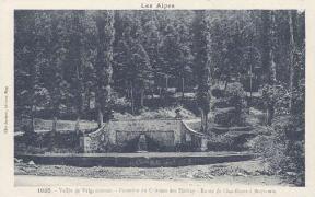 Fontaine du château des Herbeys. Route de Chauffayer à Saint-Firmin Joubert, Gap